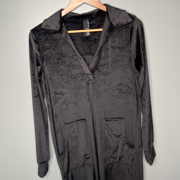 Bobi Los Angeles Velour Dress - Picture 4 of 9